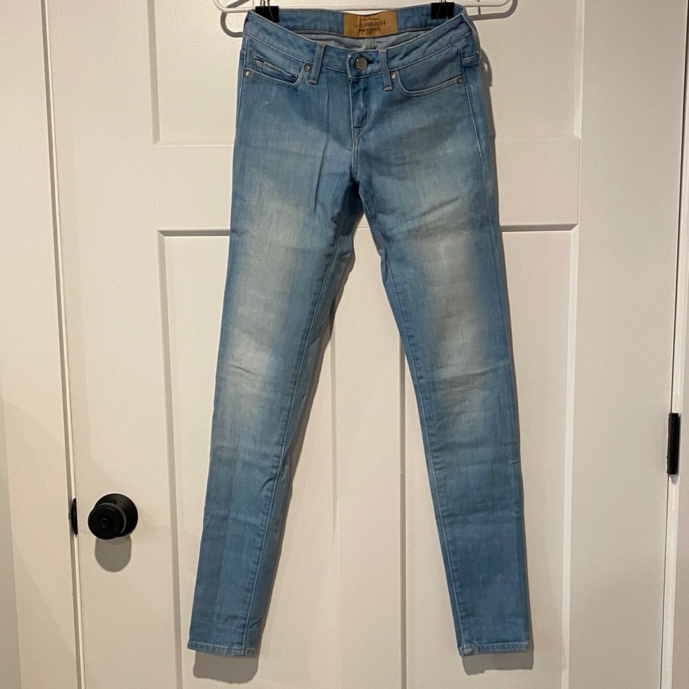 RARE Levi’s Made & Crafted Pins Skinny Light Wash Jeans 24 - Like New - Picture 2 of 8